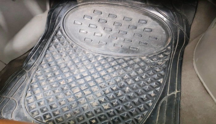 2011 Hyundai Accent GLE, Petrol, Manual, 2,05,882 km, interior