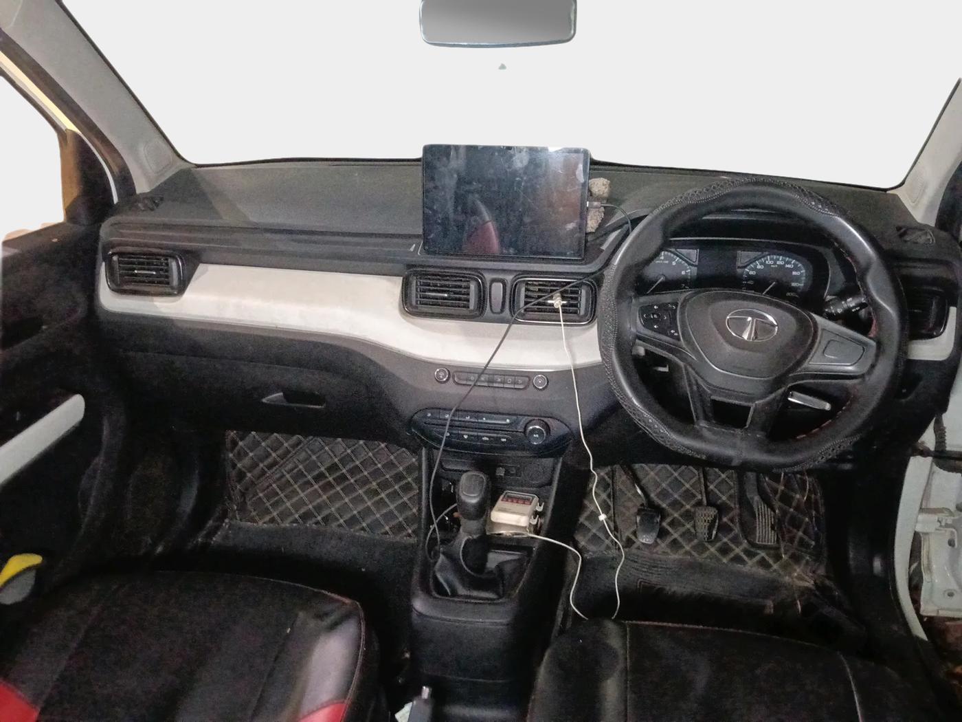 2021 Tata PUNCH PURE MT, Petrol, Manual, 70,296 km, interior