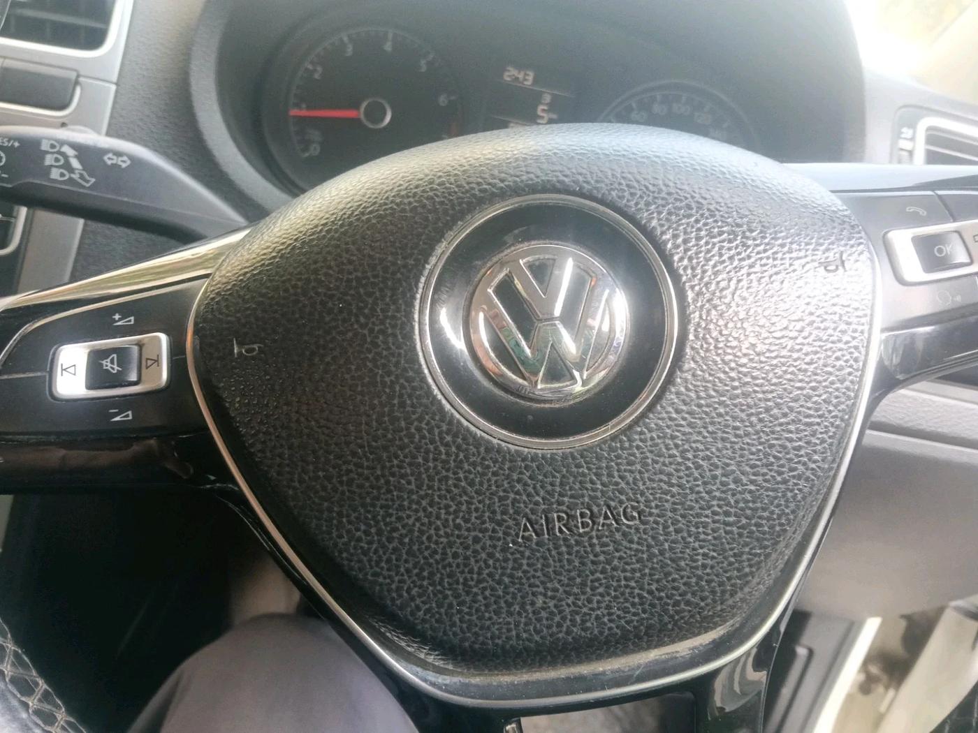 2018 Volkswagen Polo HIGHLINE PLUS 1.2(16 ALLOY, Petrol, Manual, 99,000 km, interior