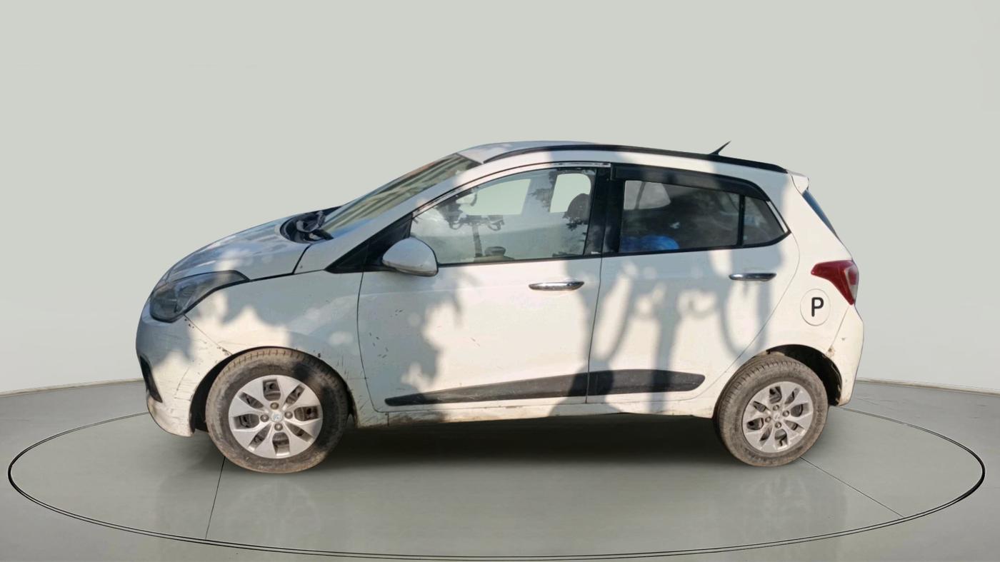 2014 Hyundai Grand i10 SPORTZ 1.2 KAPPA VTVT, CNG, Manual, 1,36,922 km, exterior