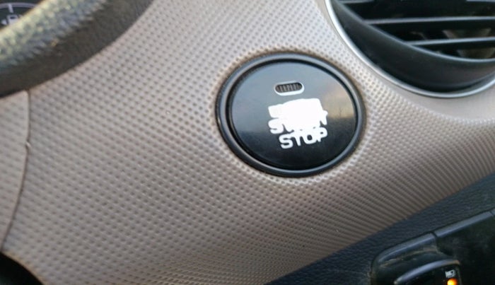 2014 Hyundai Grand i10 SPORTZ 1.2 KAPPA VTVT, Petrol, Manual, 1,36,922 km, interior