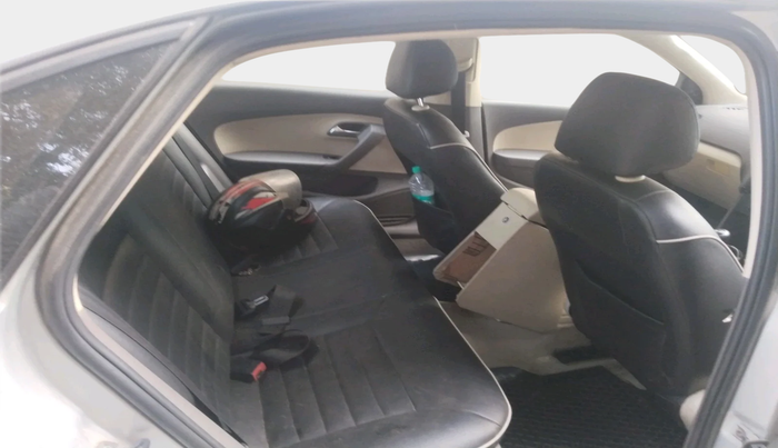 2011 Volkswagen Vento TRENDLINE 1.6, Petrol, Manual, 90,360 km, interior