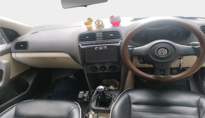 2011 Volkswagen Vento TRENDLINE 1.6, Petrol, Manual, 90,360 km, interior