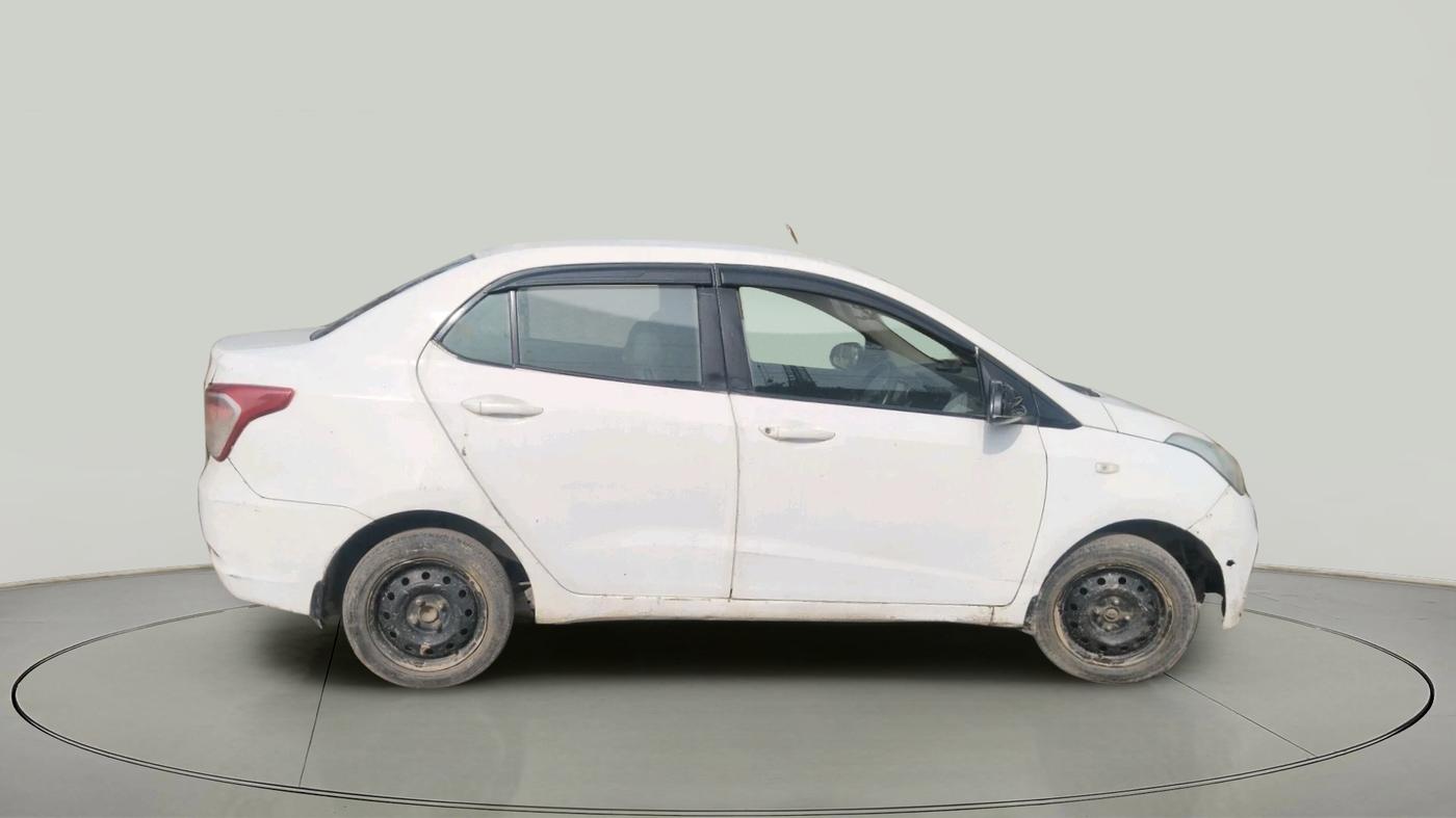 2016 Hyundai Xcent BASE 1.2, Petrol, Manual, 1,56,666 km, exterior
