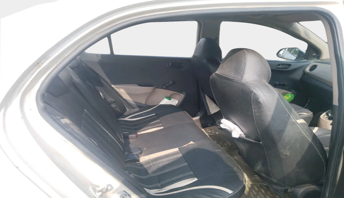 2016 Hyundai Xcent BASE 1.2, Petrol, Manual, 1,56,666 km, interior