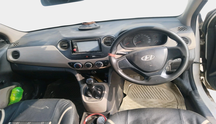 2016 Hyundai Xcent BASE 1.2, Petrol, Manual, 1,56,666 km, interior