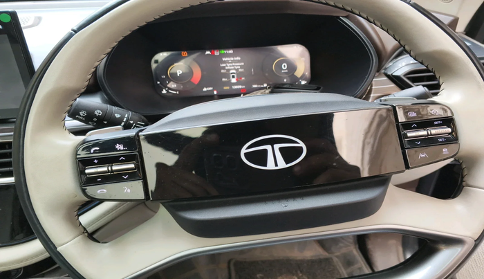 2023 Tata Safari ACCOMPLISHED PLUS DUAL TONE AT, Diesel, Automatic, 13,939 km, interior