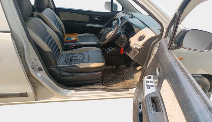 2016 Maruti Wagon R 1.0 VXI, Petrol, Manual, 57,586 km, interior