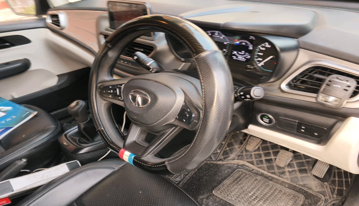 2023 Tata ALTROZ XT PETROL, Petrol, Manual, 33,615 km, interior