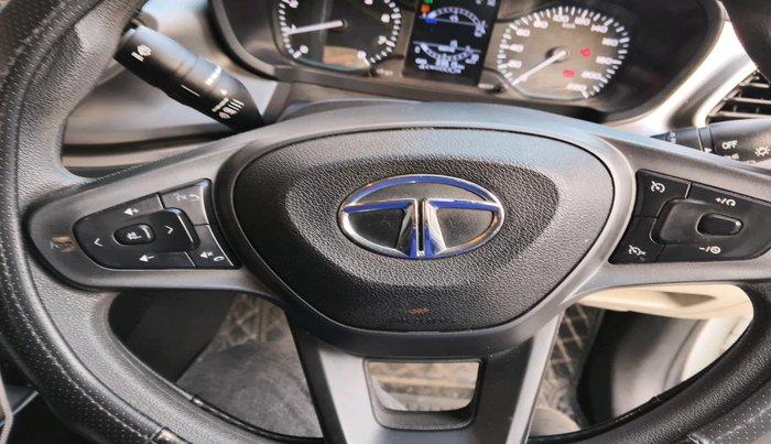 2023 Tata ALTROZ XT PETROL, Petrol, Manual, 33,615 km, interior