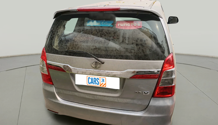 2015 Toyota Innova 2.5 VX 8 STR, Diesel, Manual, 1,69,894 km, exterior