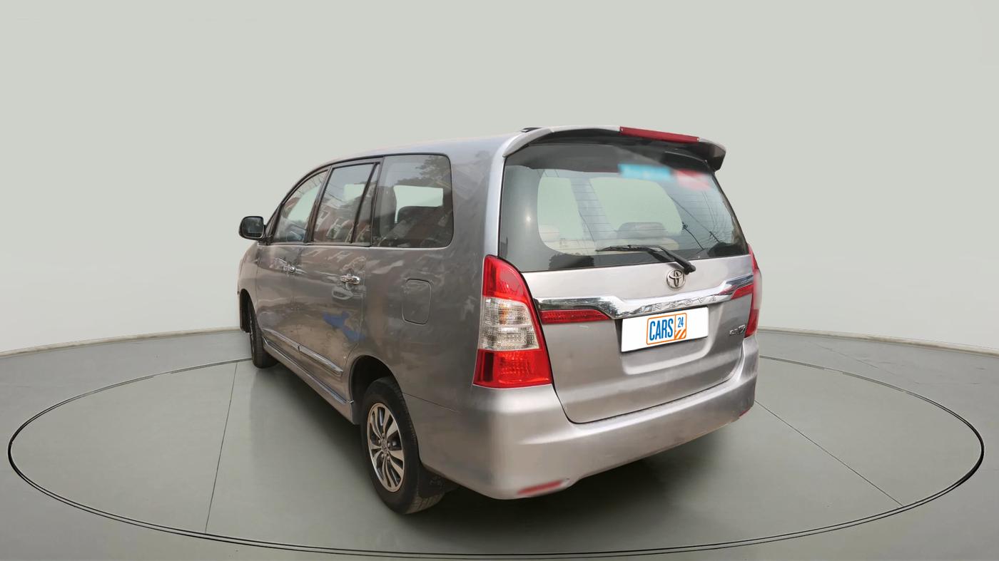 2015 Toyota Innova 2.5 VX 8 STR, Diesel, Manual, 1,69,894 km, exterior