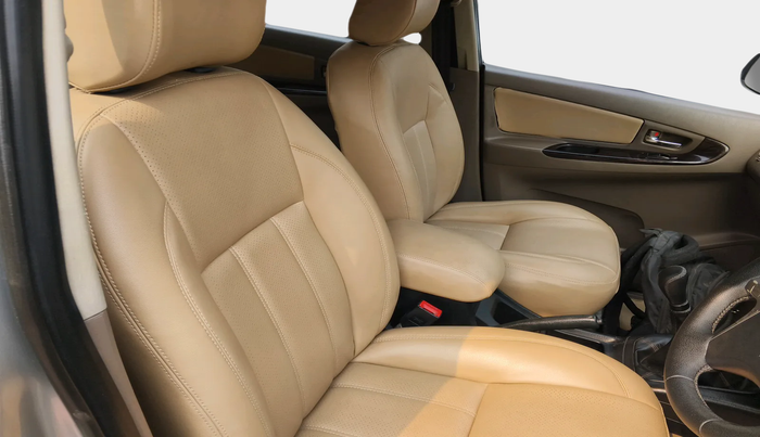 2015 Toyota Innova 2.5 VX 8 STR, Diesel, Manual, 1,69,894 km, interior