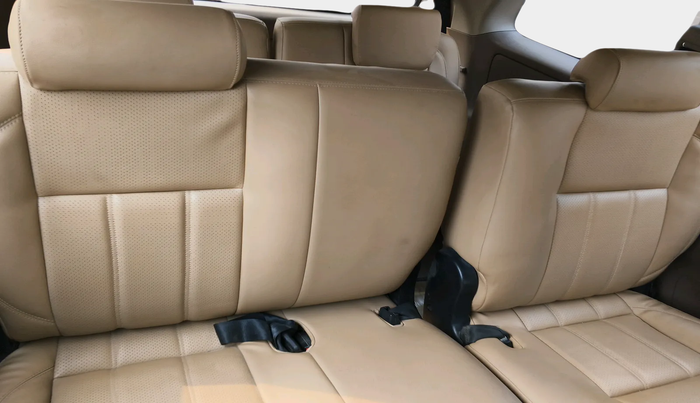2015 Toyota Innova 2.5 VX 8 STR, Diesel, Manual, 1,69,894 km, interior