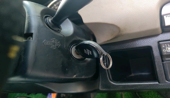 2013 Maruti Wagon R 1.0 VXI, Petrol, Manual, 1,45,614 km, interior