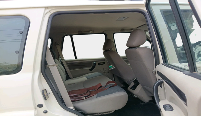 2022 Mahindra Scorpio S5, Diesel, Manual, 43,485 km, interior