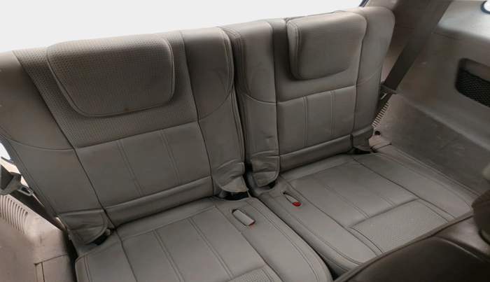 2016 Mahindra XUV500 W10 1.99, Diesel, Manual, 2,56,638 km, interior