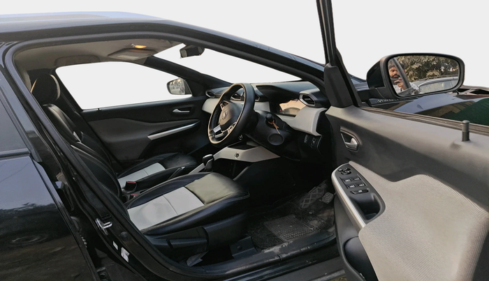 2023 Nissan MAGNITE XV TURBO CVT, Petrol, Automatic, 42,945 km, interior