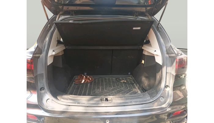 2024 MG ASTOR Select 1.5 MT (Ivory), Petrol, Manual, 13,507 km, exterior