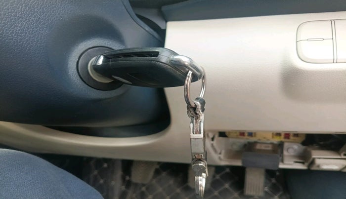 2019 Hyundai VENUE SX 1.0 TURBO DUAL TONE, Petrol, Manual, 61,867 km, interior