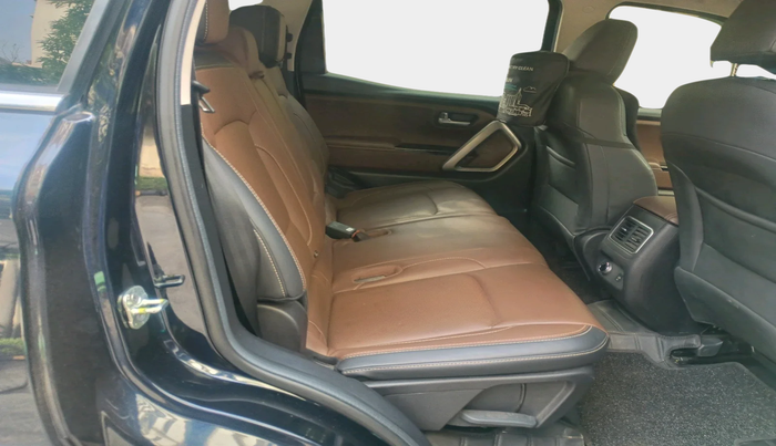 2024 Mahindra SCORPIO-N Z8 Select Petrol MT, Petrol, Manual, 9,599 km, interior