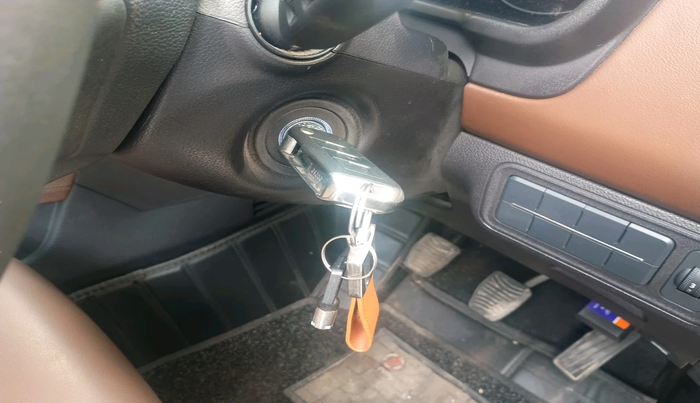 2024 Mahindra SCORPIO-N Z8 Select Petrol MT, Petrol, Manual, 9,599 km, interior