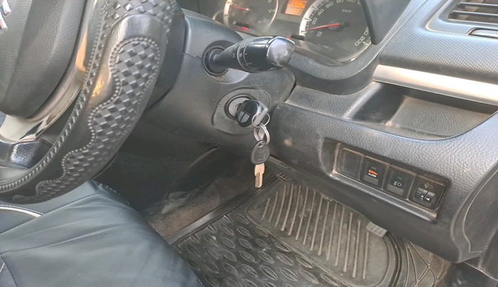 2014 Maruti Swift VXI, Petrol, Manual, 97,646 km, interior