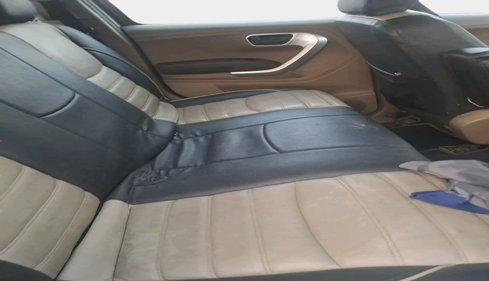 2016 Mahindra TUV300 T8, Diesel, Manual, 1,56,417 km, interior