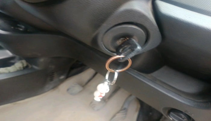 2017 Datsun Redi Go T (O), Petrol, Manual, 1,31,423 km, interior