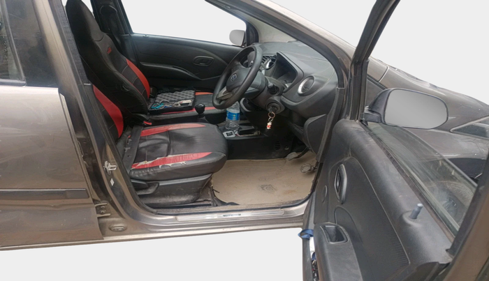2017 Datsun Redi Go T (O), Petrol, Manual, 1,31,423 km, interior