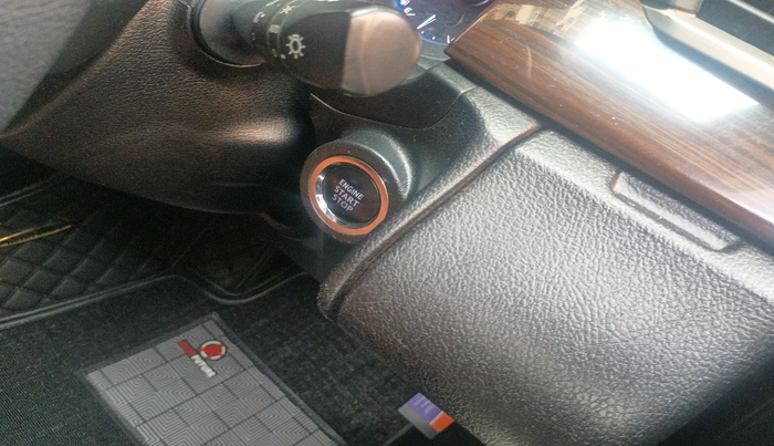 2022 Toyota Innova Crysta 2.7 ZX AT 7 STR, Petrol, Automatic, 21,323 km, interior