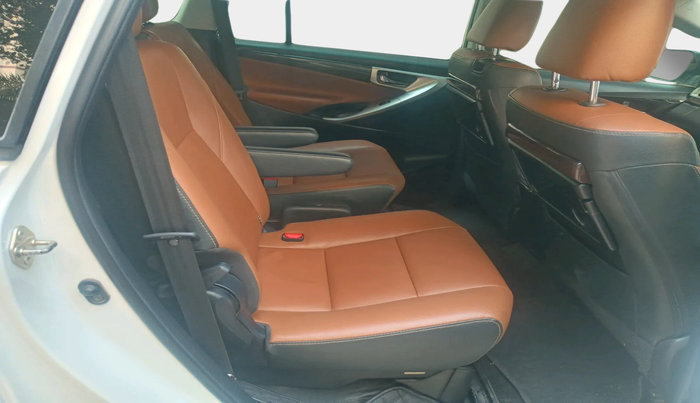 2022 Toyota Innova Crysta 2.7 ZX AT 7 STR, Petrol, Automatic, 21,323 km, interior