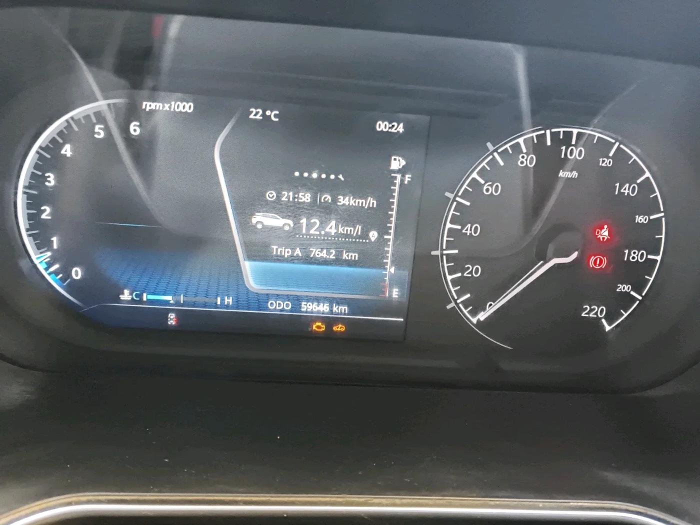2019 Tata Harrier XZ 2.0L, Diesel, Manual, 8,00,000 km, interior