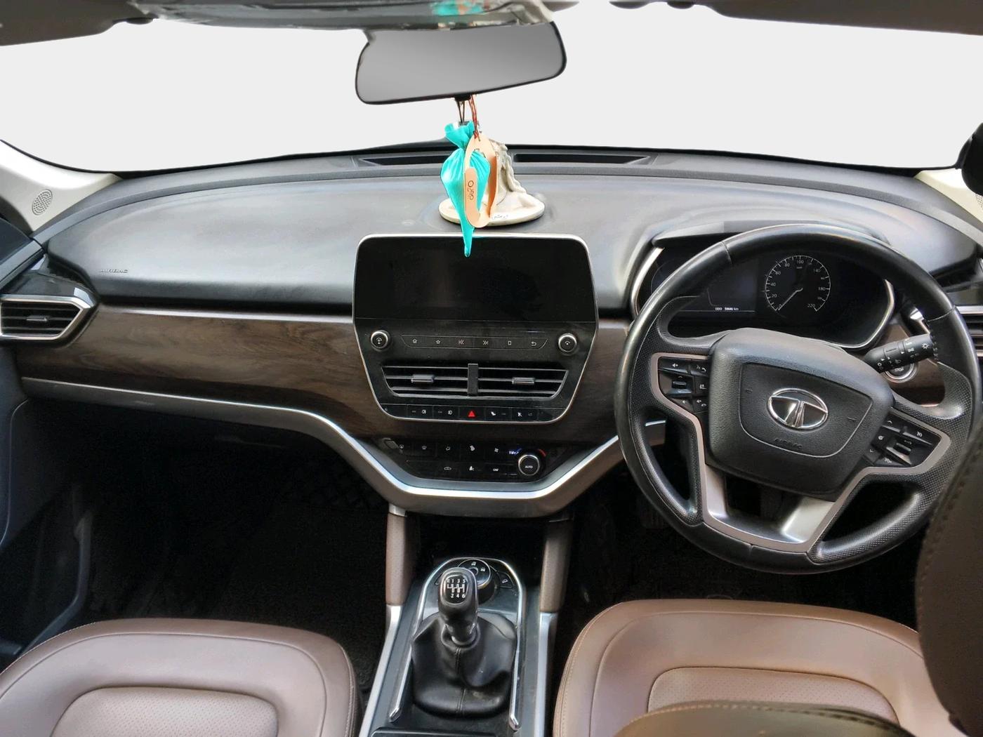 2019 Tata Harrier XZ 2.0L, Diesel, Manual, 8,00,000 km, interior
