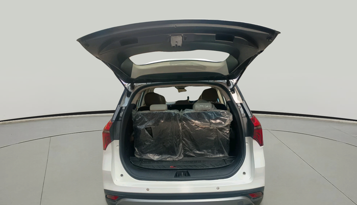 2025 Mahindra XUV700 AX 7 D AT 7 STR, Diesel, Automatic, 32,640 km, exterior