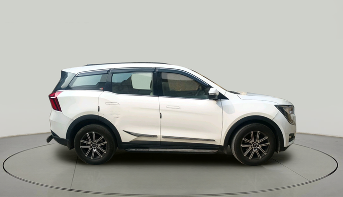 2025 Mahindra XUV700 AX 7 D AT 7 STR, Diesel, Automatic, 32,640 km, exterior