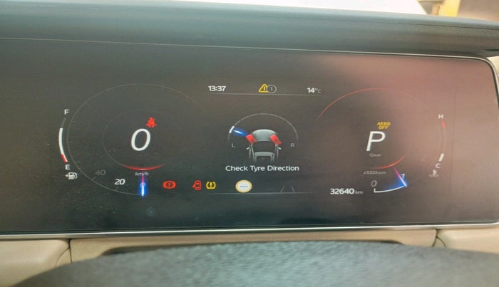 2025 Mahindra XUV700 AX 7 D AT 7 STR, Diesel, Automatic, 32,640 km, interior