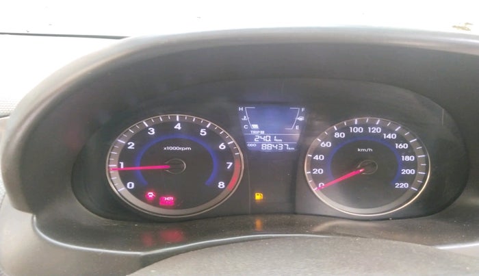 2011 Hyundai Verna FLUIDIC 1.6 VTVT EX, Petrol, Manual, 88,437 km, interior