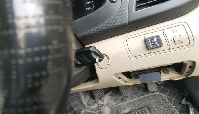 2011 Hyundai Verna FLUIDIC 1.6 VTVT EX, Petrol, Manual, 88,437 km, interior