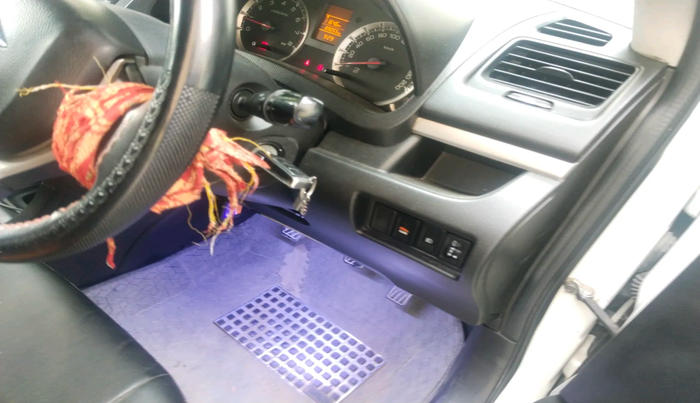 2015 Maruti Swift VXI, Petrol, Manual, 90,347 km, interior
