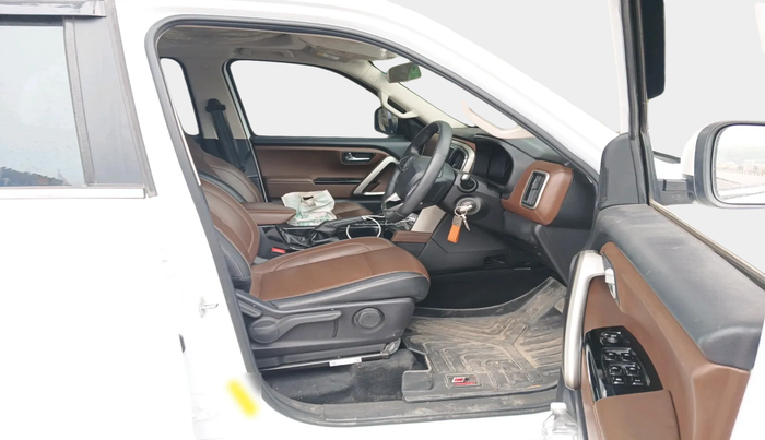 2025 Mahindra SCORPIO-N N Z8 S Petrol AT, Petrol, Automatic, 16,159 km, interior