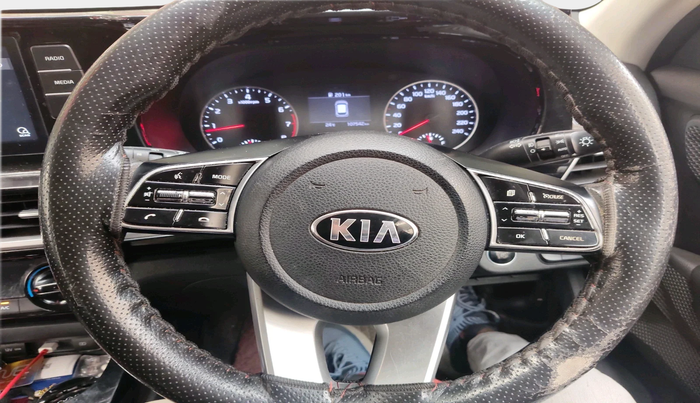 2020 KIA SELTOS HTK PLUS 1.5, Petrol, Manual, 1,07,542 km, interior