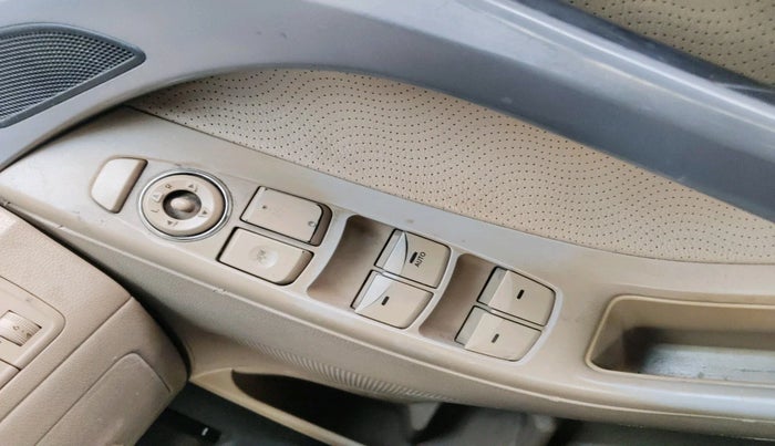 2013 Hyundai New Elantra 1.8 SX MT VTVT, Petrol, Manual, 1,01,460 km, interior