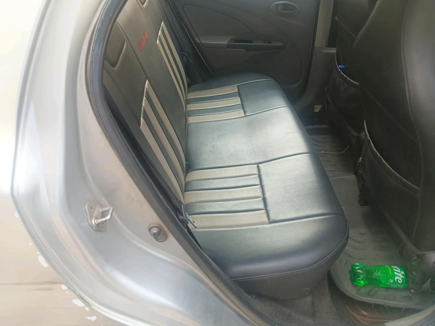 2011 Toyota Etios Liva G, Petrol, Manual, 85,888 km, interior