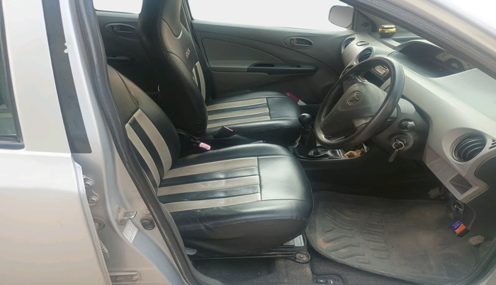 2011 Toyota Etios Liva G, Petrol, Manual, 85,888 km, interior