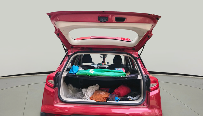 2023 Mahindra XUV300 W8 1.2 PETROL, Petrol, Manual, 4,760 km, exterior