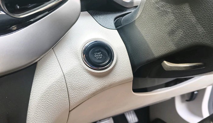 2023 Mahindra XUV300 W8 1.2 PETROL, Petrol, Manual, 4,760 km, interior