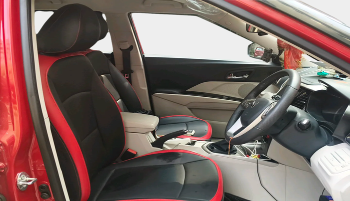 2023 Mahindra XUV300 W8 1.2 PETROL, Petrol, Manual, 4,760 km, interior