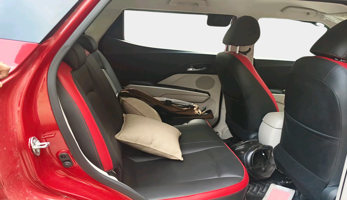 2023 Mahindra XUV300 W8 1.2 PETROL, Petrol, Manual, 4,760 km, interior