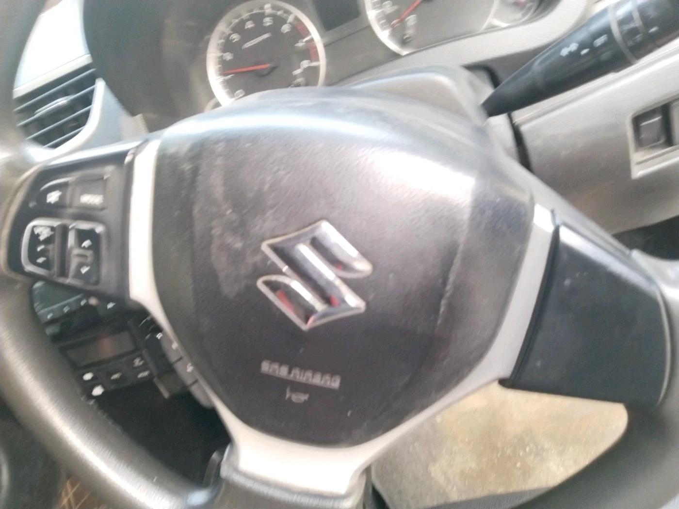 2014 Maruti Swift ZXI, Petrol, Manual, 80,406 km, interior